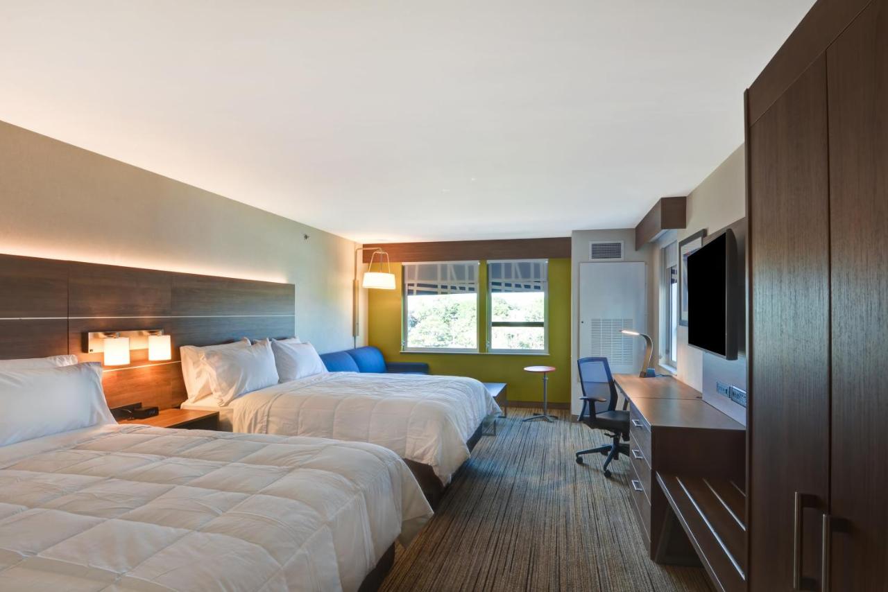 Queen Room with Two Queen Beds - Non-Smoking at Holiday Inn Express Boston by IHG