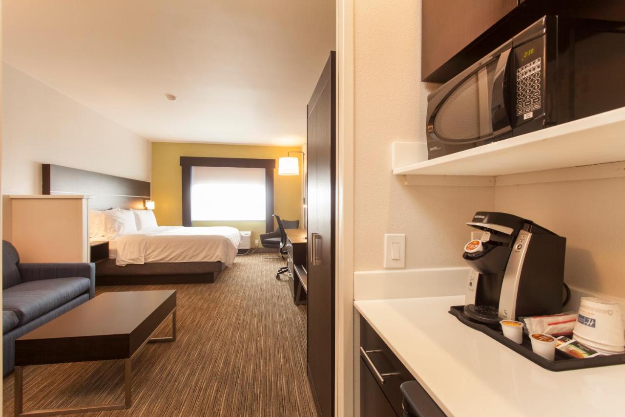 King Suite - Non-Smoking at Holiday Inn Express & Suites Santa Fe by IHG