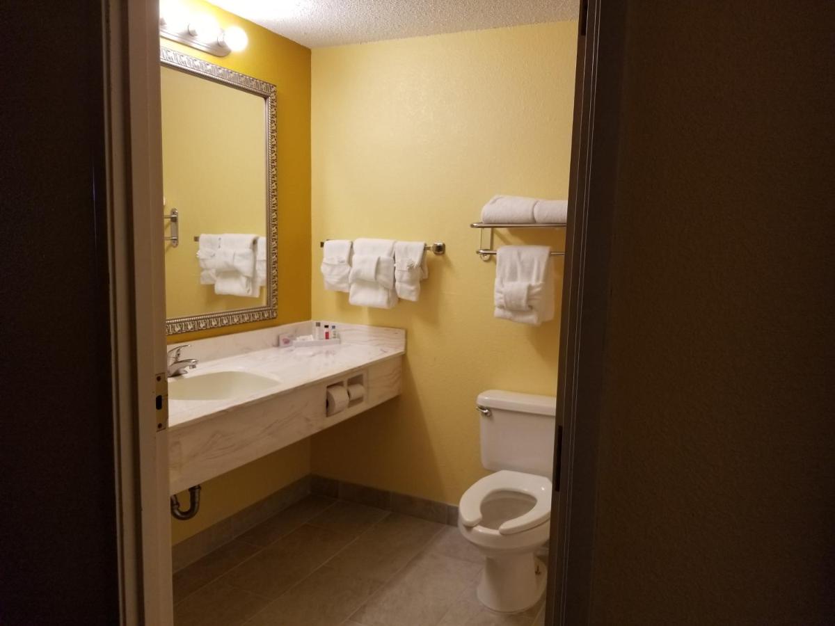 Deluxe Double or Twin Room at The Comstock Inn and Conference Center