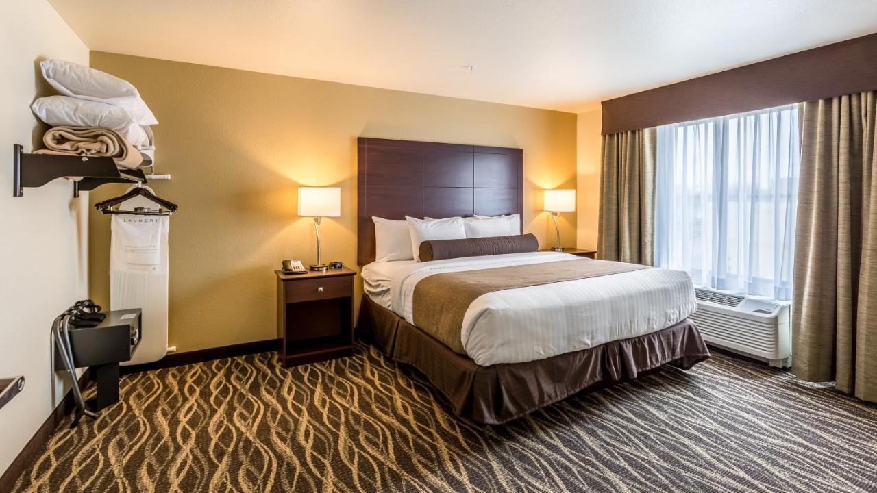 One-Bedroom Suite at Cobblestone Hotel & Suites – Chippewa Falls