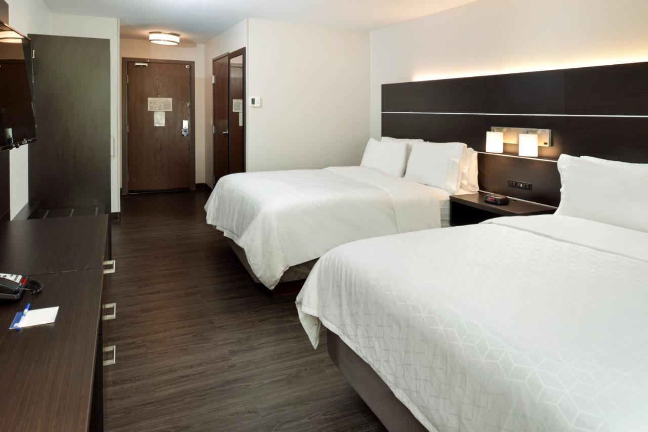 Two Queen Beds Suite Feature - Non-Smoking at Holiday Inn Express & Suites Pueblo North by IHG