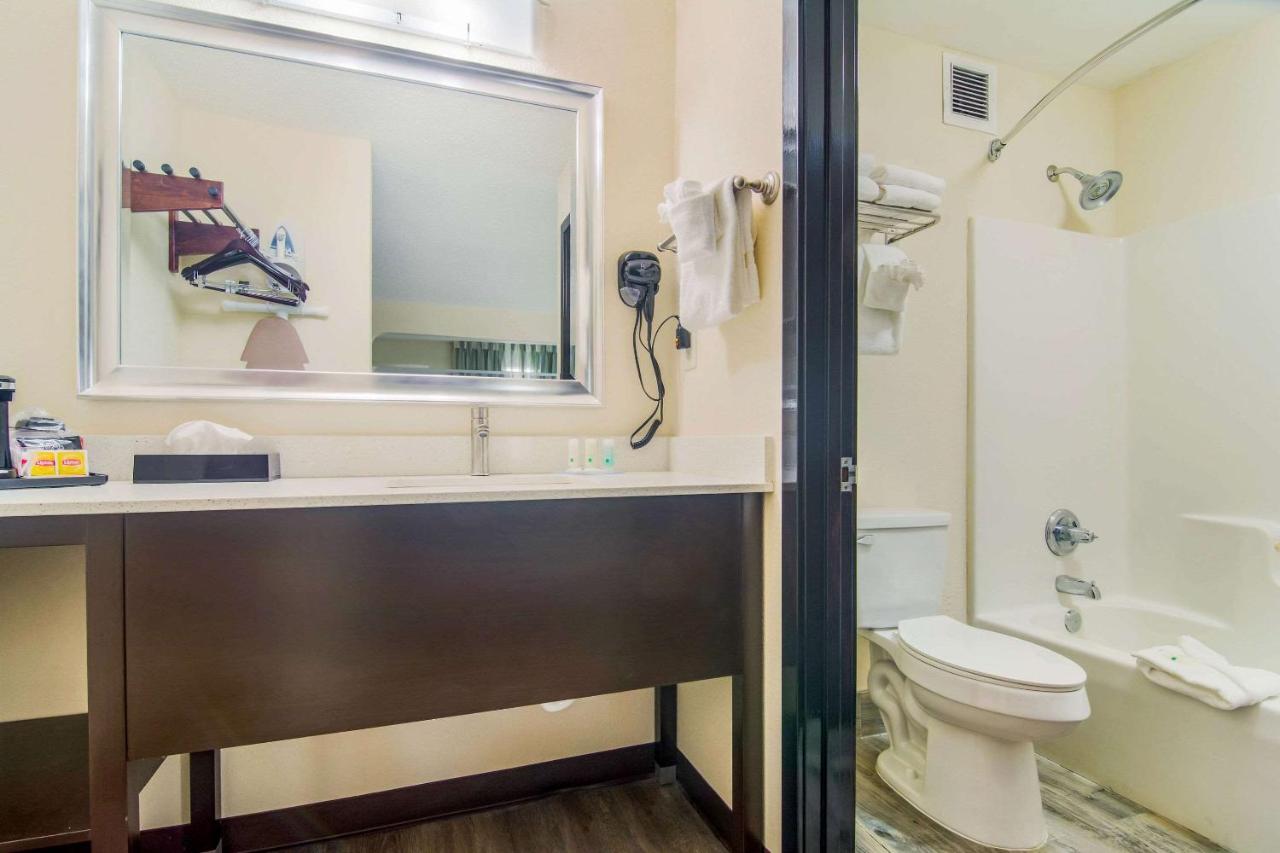 King Suite - Non-Smoking at Quality Inn & Suites Lake City
