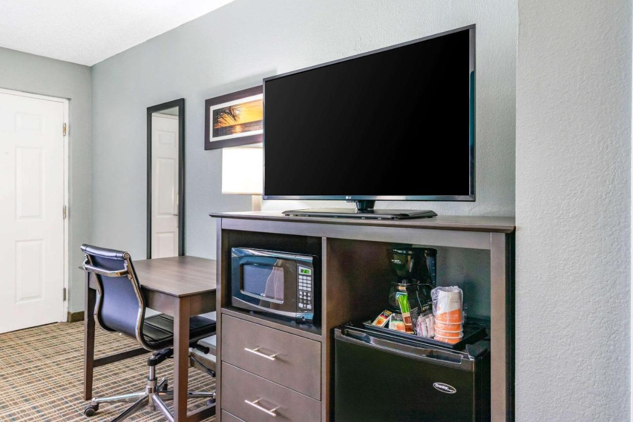 King Room - Non-Smoking at Comfort Inn Sun City Center - Ruskin - Tampa South