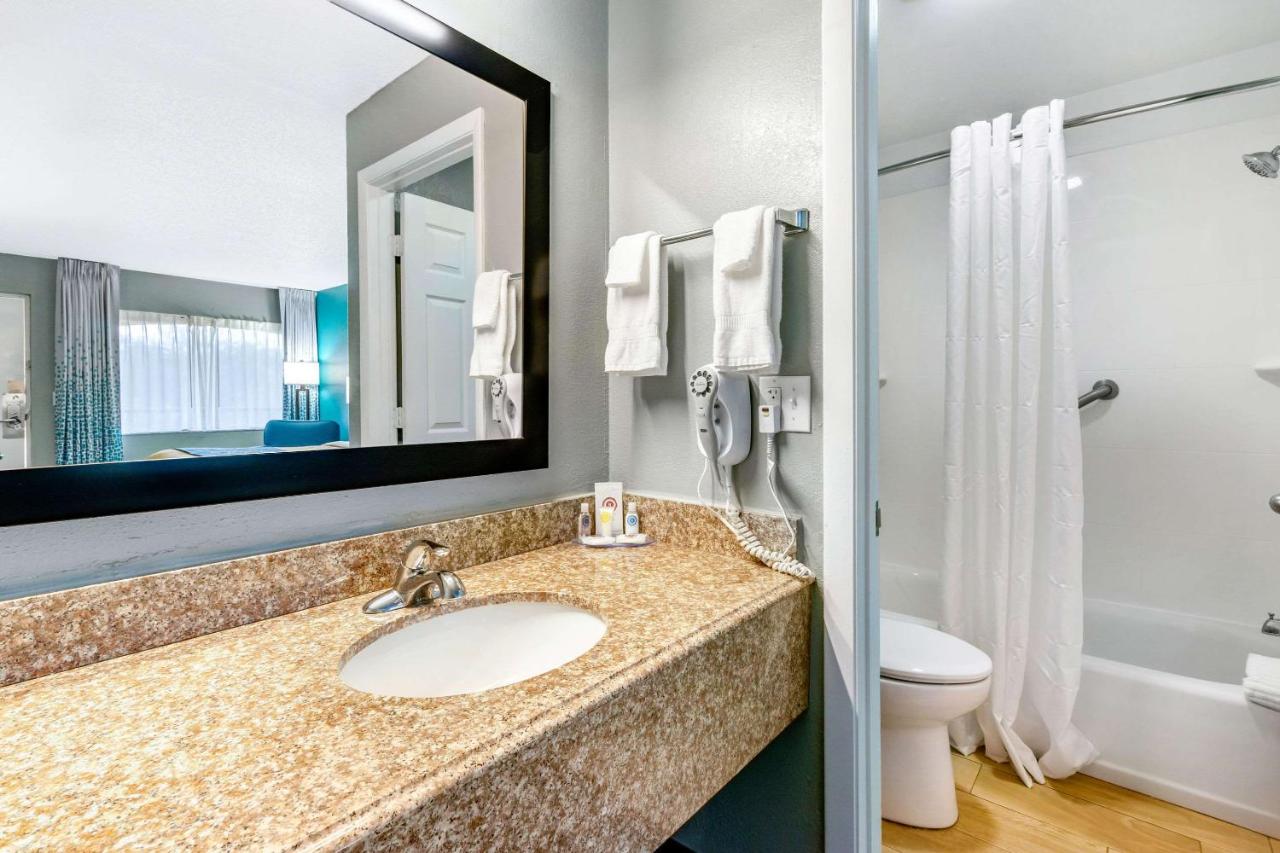 King Room - Non-Smoking at Comfort Inn Sun City Center - Ruskin - Tampa South