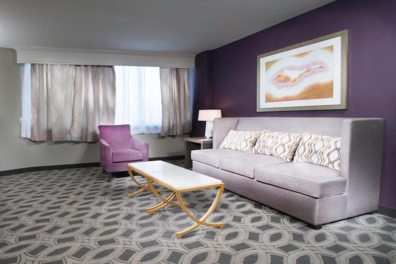 Double Suite - Mobility Access Tub/Non-Smoking at Crowne Plaza Saddle Brook by IHG