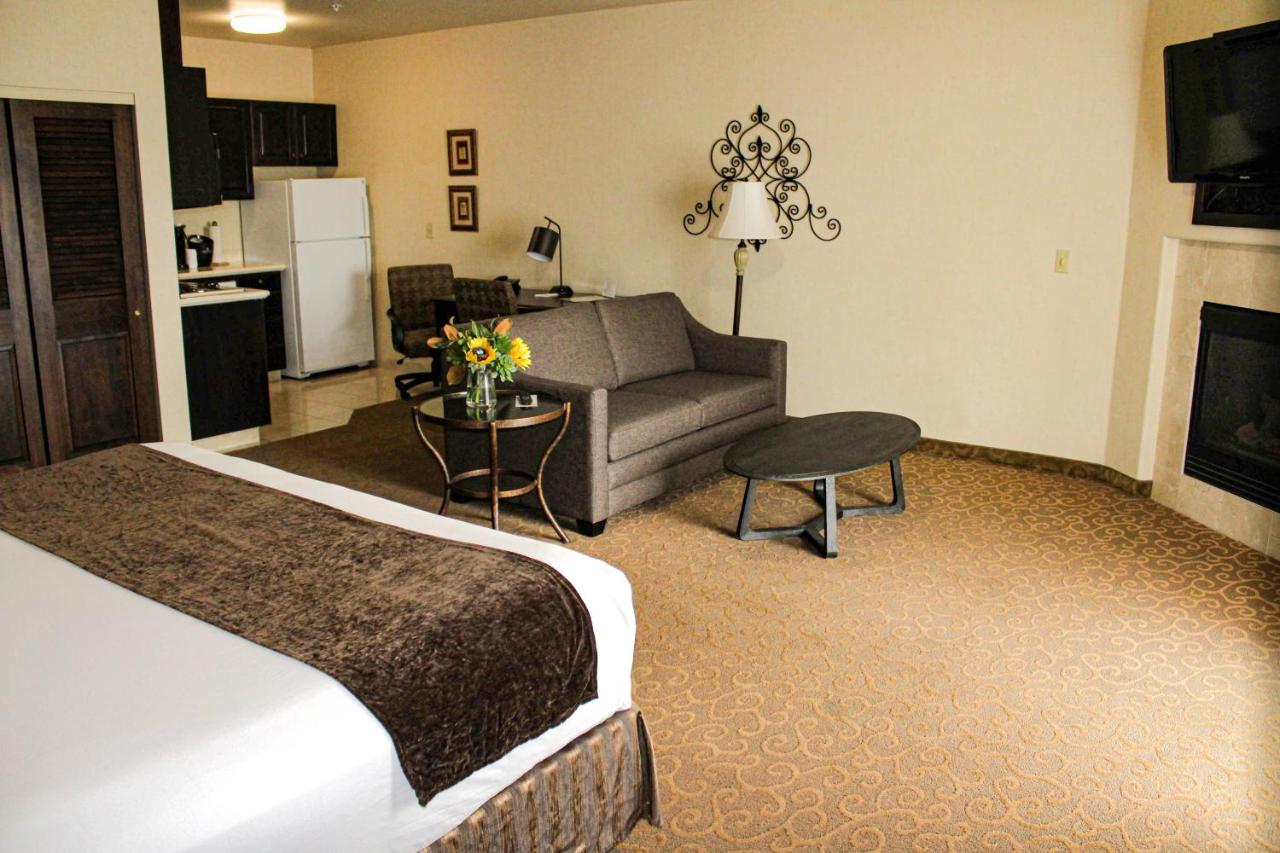 Balcony Extended Stay King Suite at Oxford Suites Boise