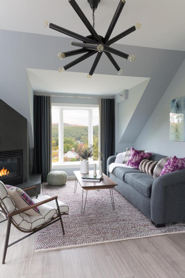Deluxe King Suite at Field Guide Lodge