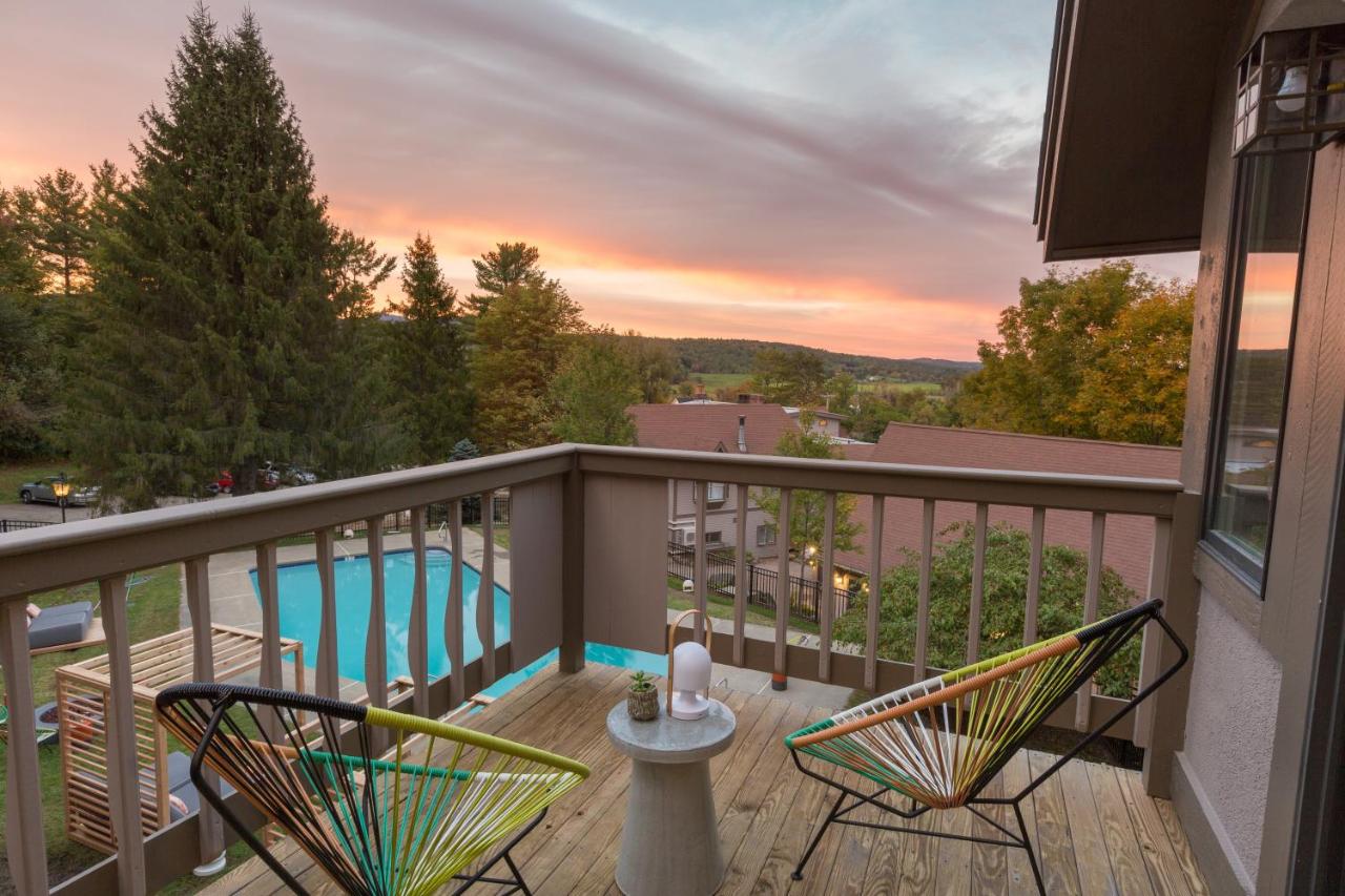 Deluxe King Suite at Field Guide Lodge