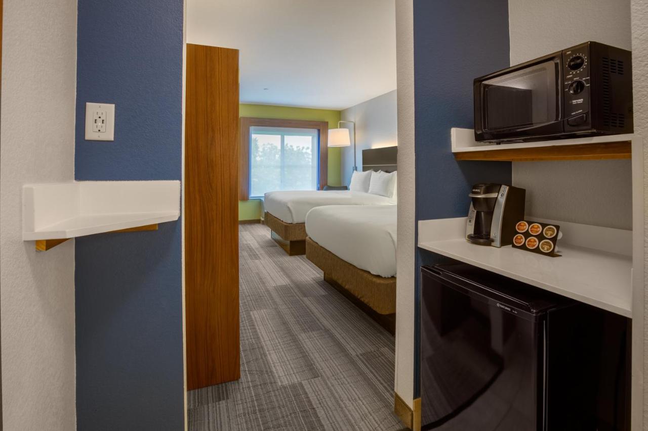 Queen Room with Two Queen Beds - Disability Access at Holiday Inn Express Hotel & Suites Dallas-Grand Prairie I-20 by IHG