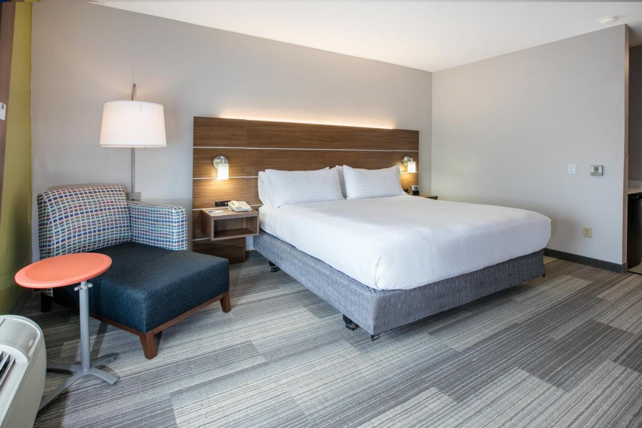King Room - Disability Access at Holiday Inn Express Hotel & Suites Dallas-Grand Prairie I-20 by IHG