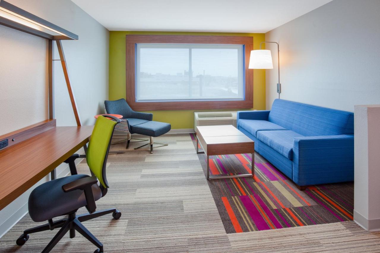 One-Bedroom Suite - Disability Access Hearing Accessible at Holiday Inn Express & Suites Des Moines Downtown by IHG