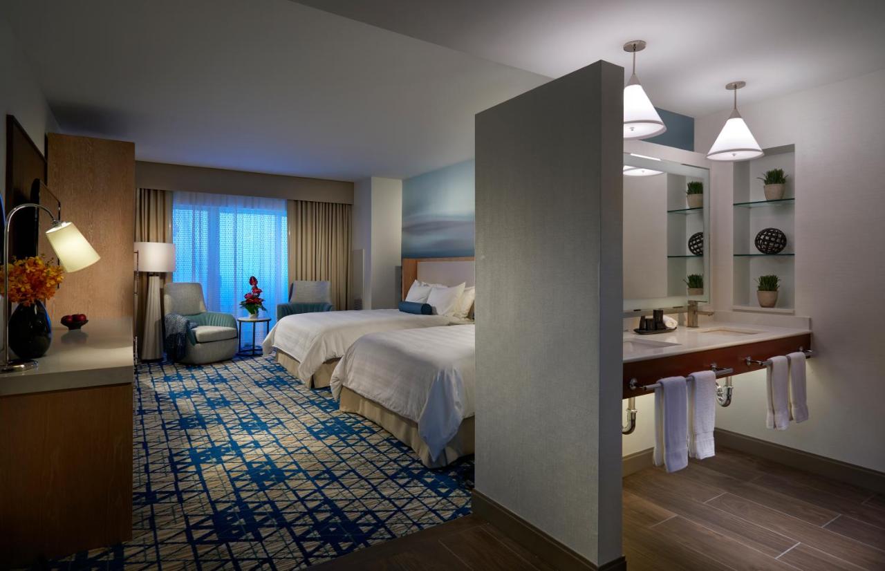 Deluxe Queen Room at Seminole Hard Rock Hotel and Casino
