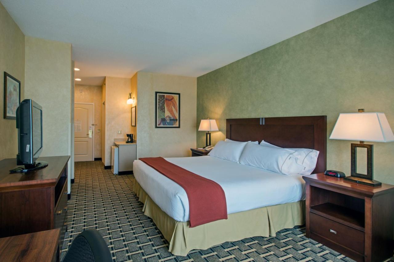  | Holiday Inn Express & Suites Youngstown N (Warren/Niles)