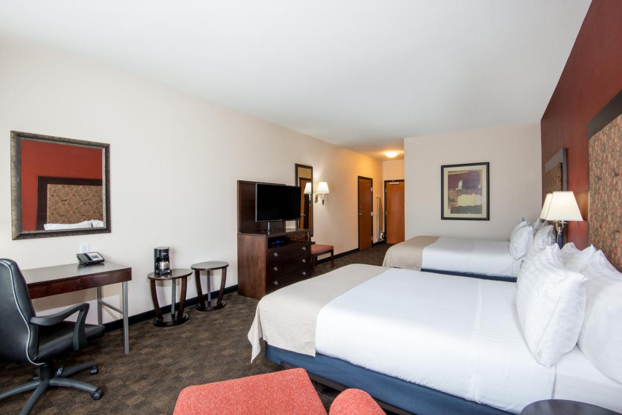 Queen Room with Two Queen Beds - Disability Access at Holiday Inn Casper East - Medical Center, an IHG Hotel