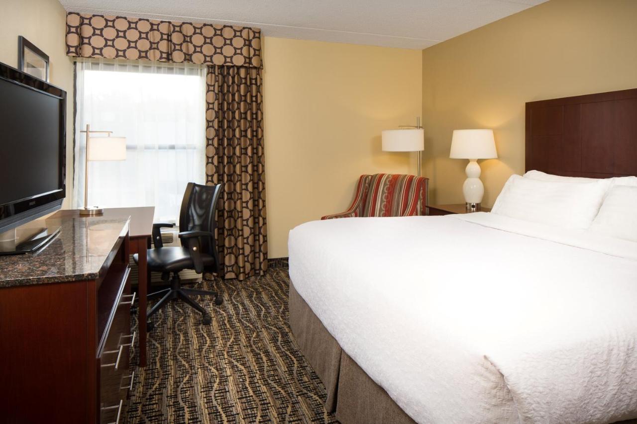 Deluxe King Room - Non-Smoking at Holiday Inn Dubuque/Galena by IHG