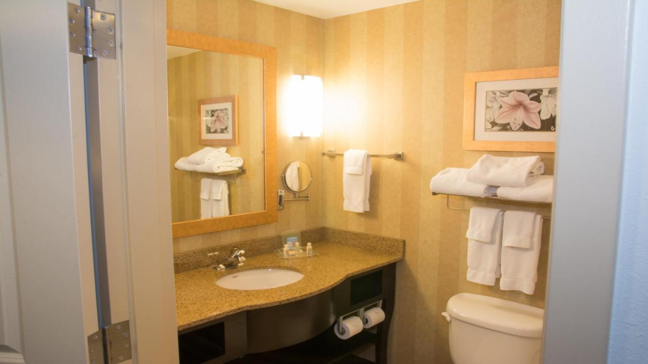  | Holiday Inn St. Louis Fairview Heights