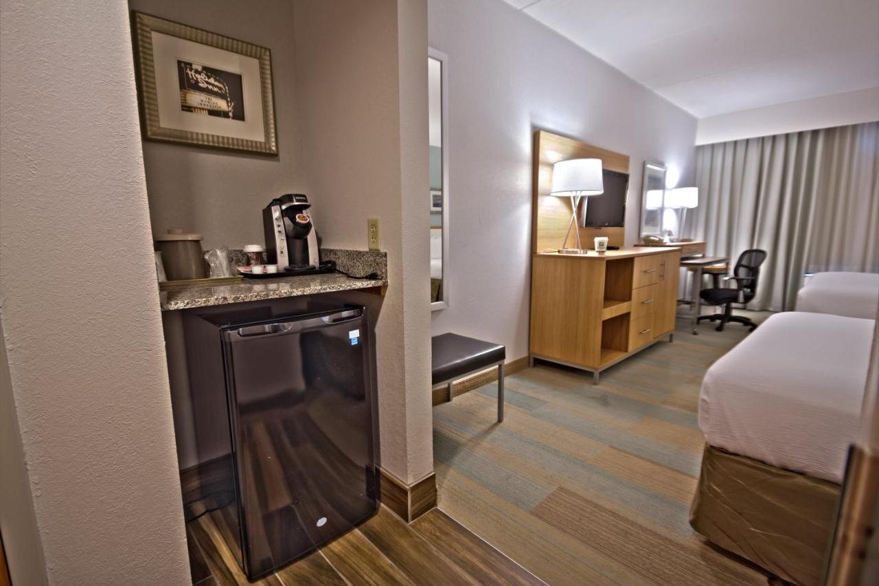 Queen Room with Two Queen Beds at Holiday Inn Manahawkin/Long Beach Island, an IHG Hotel