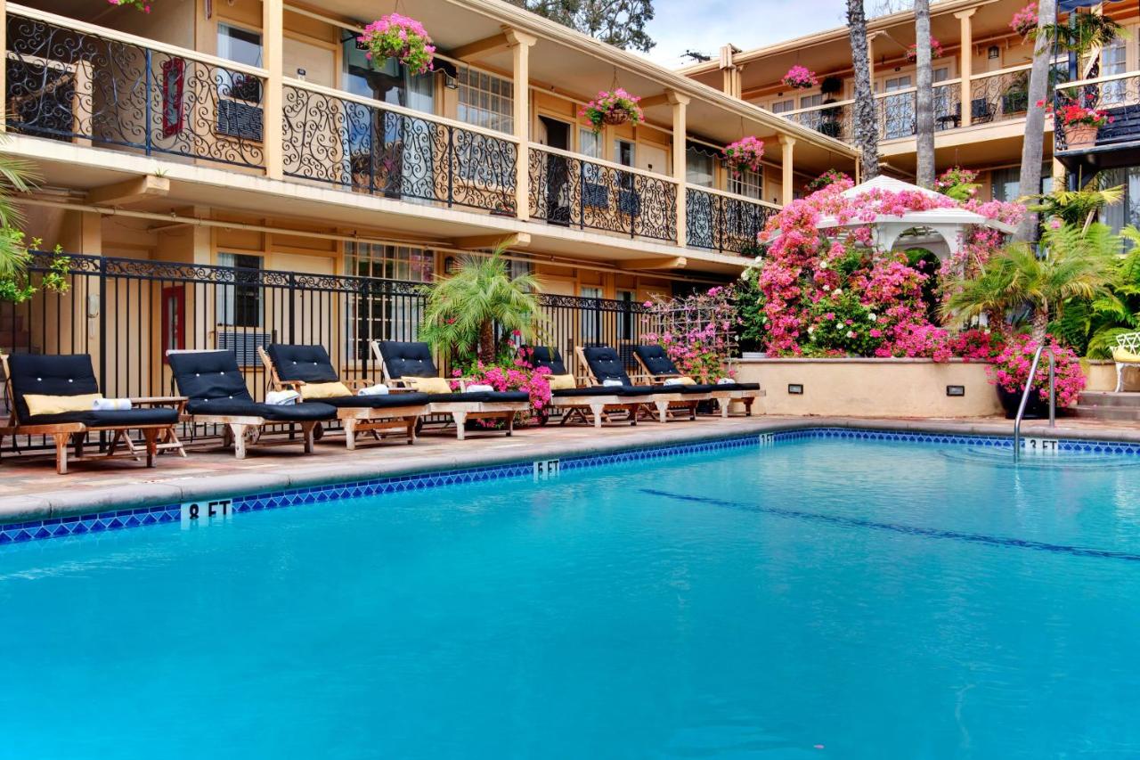  | Holiday Inn Laguna Beach
