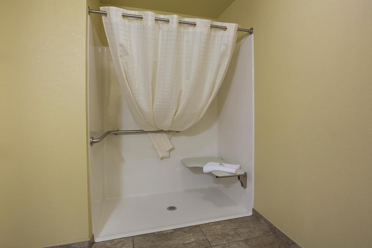 One-Bedroom Suite at Cobblestone Inn & Suites - Altamont