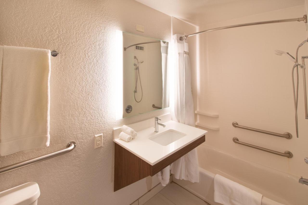Suite - Mobility Access/Hearing Accessible at Holiday Inn Express & Suites Worthington by IHG