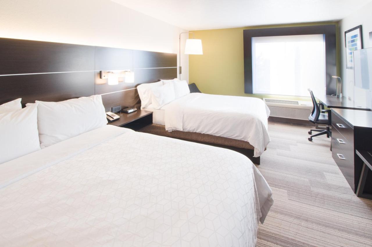 Queen Room with Two Beds - Hearing Accessible/ Non-Smoking at Holiday Inn Express & Suites Worthington by IHG
