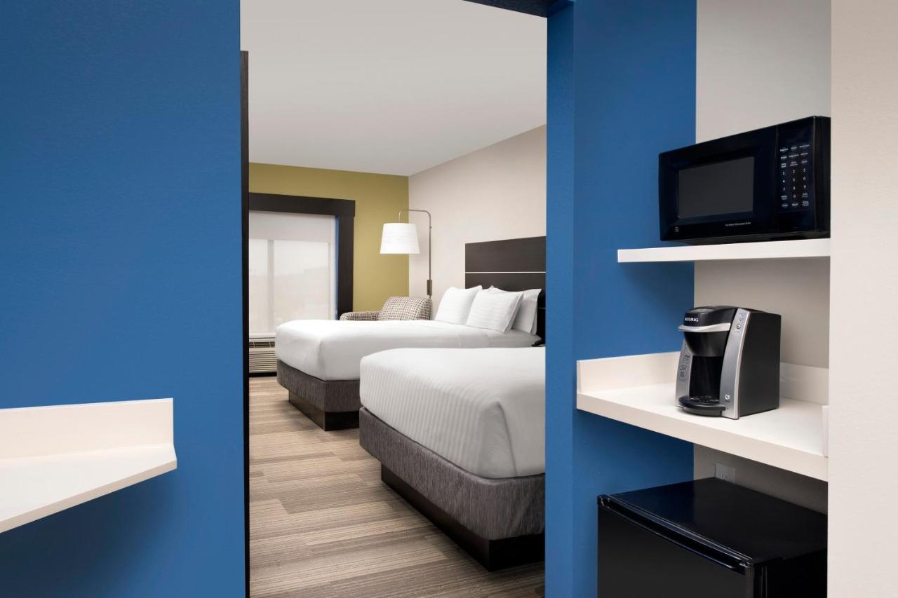 Queen Room with Two Queen Beds - Disability Access/Non-Smoking at Holiday Inn Express Knoxville-Strawberry Plains by IHG