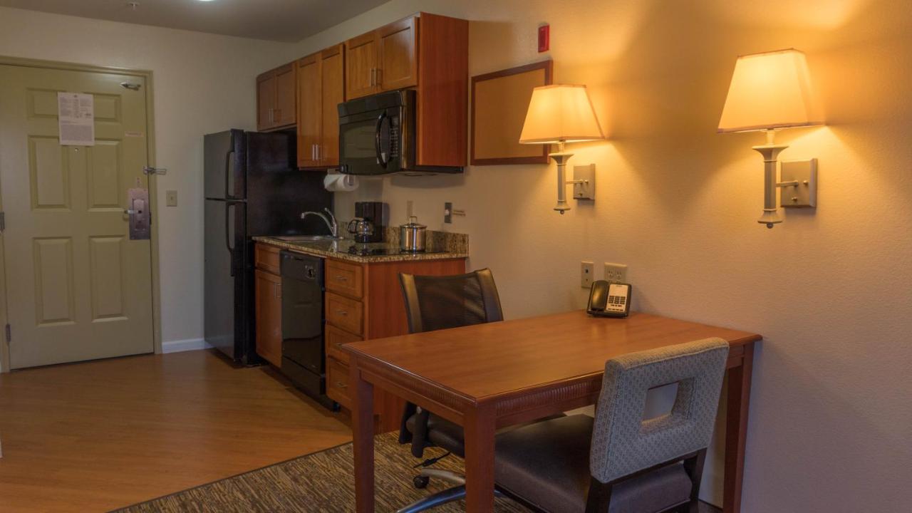 Queen Studio at Candlewood Suites ABILENE, an IHG Hotel