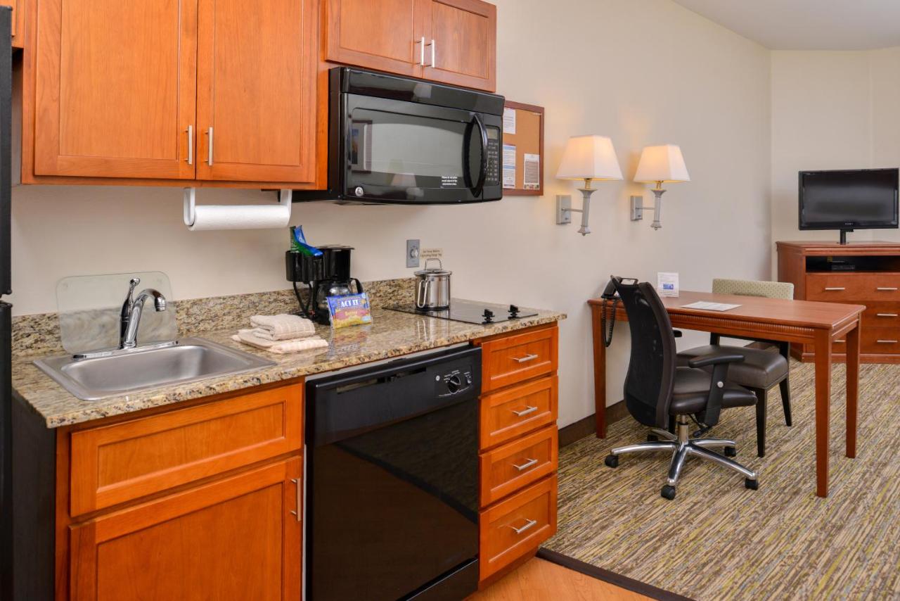Queen Studio at Candlewood Suites ABILENE, an IHG Hotel