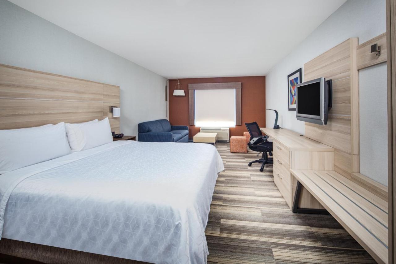 King Studio - Non-Smoking at Holiday Inn Express and Suites Ontario Airport by IHG