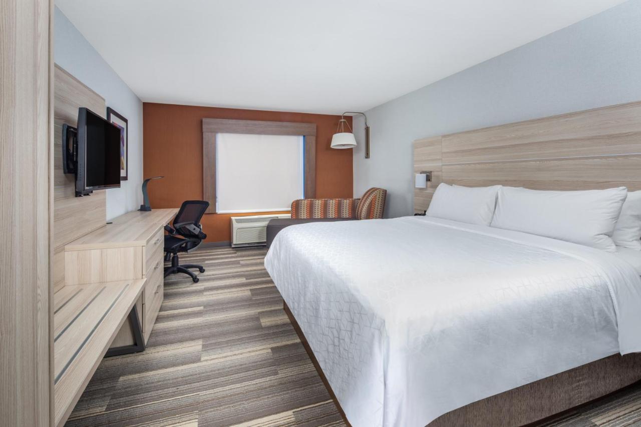  | Holiday Inn Express and Suites Ontario Airport