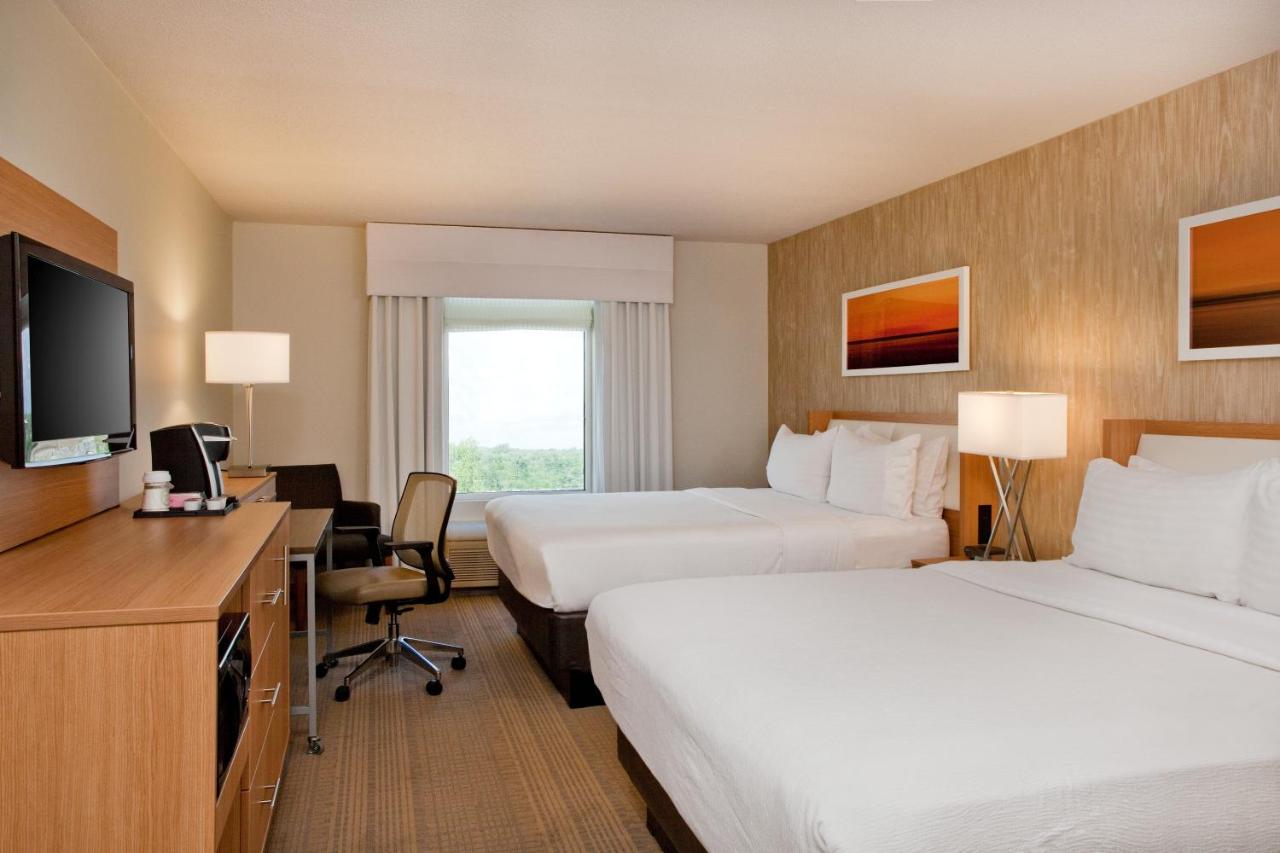 Queen Room with Two Queen Beds - Non-Smoking at Holiday Inn Presidential Little Rock Downtown, an IHG Hotel