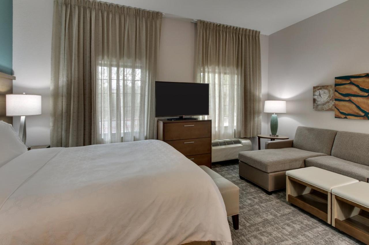 Queen Studio Suite with Batch Tub - Mobility Accessible - Non-Smoking at Staybridge Suites Missoula, an IHG Hotel