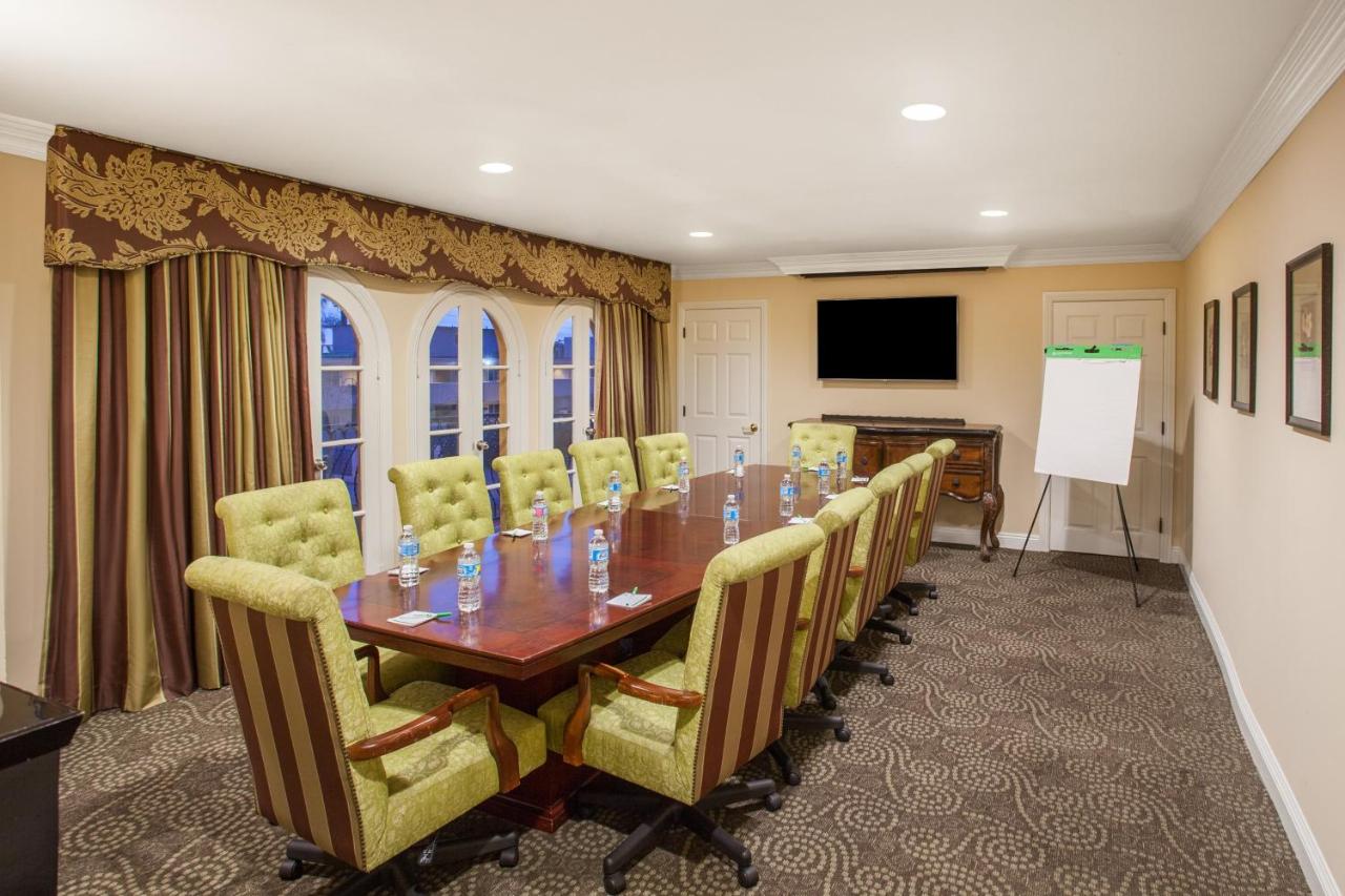  | Holiday Inn Laguna Beach
