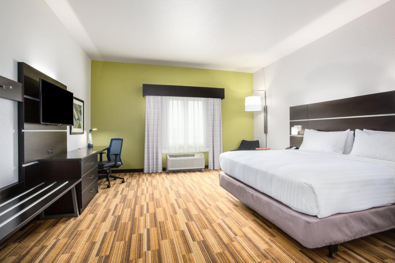 King Room - Hearing Accessible - Non-Smoking at Holiday Inn Express & Suites Rapid City - Rushmore South by IHG