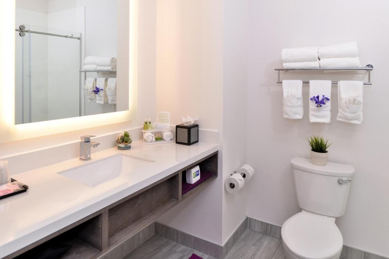 Standard Room at Holiday Inn Express & Suites San Diego - Mission Valley by IHG