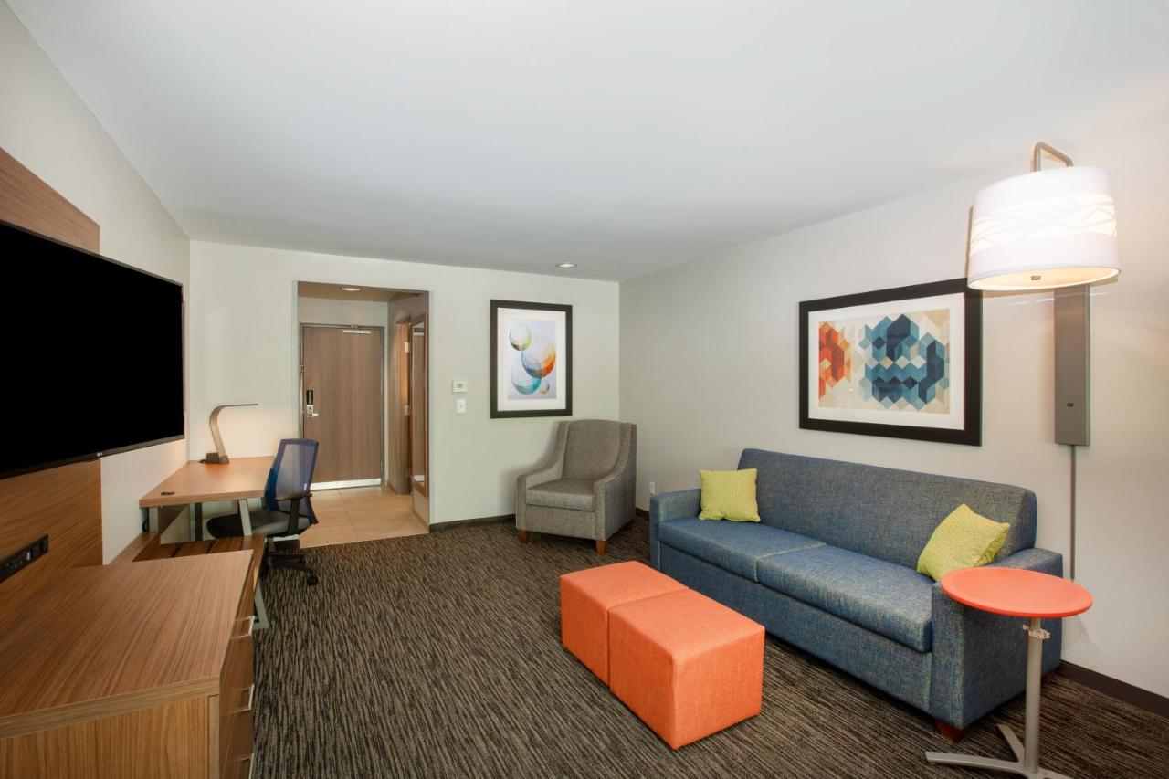 King Suite with Sofa Bed at Holiday Inn Express Hotel & Suites Columbus by IHG