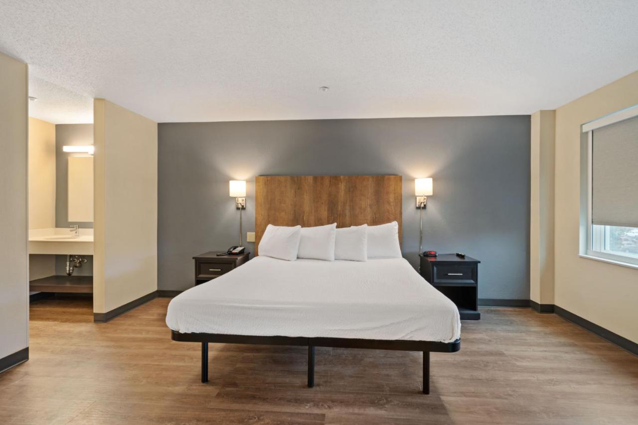 One Bedroom Suite - Non-Smoking at Extended Stay America Suites Washington DC Centreville Manas