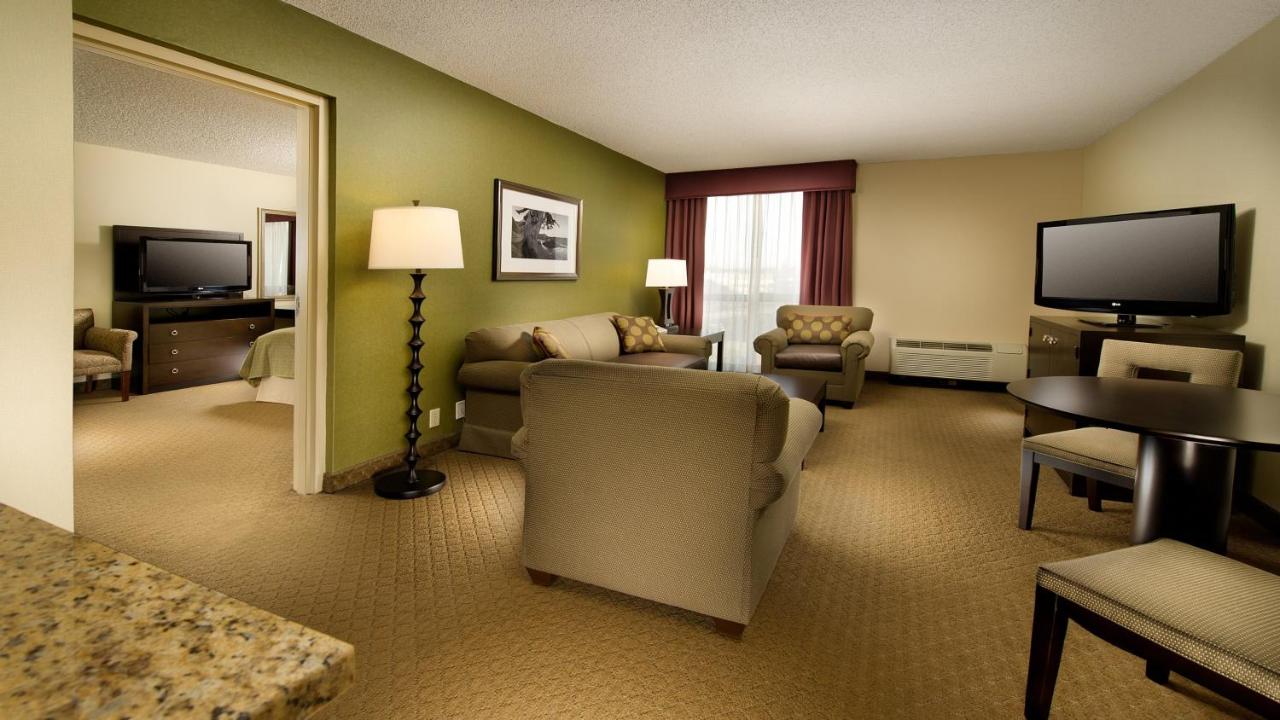 One-Bedroom King Suite with Sofa Bed at Holiday Inn Airport - Portland by IHG