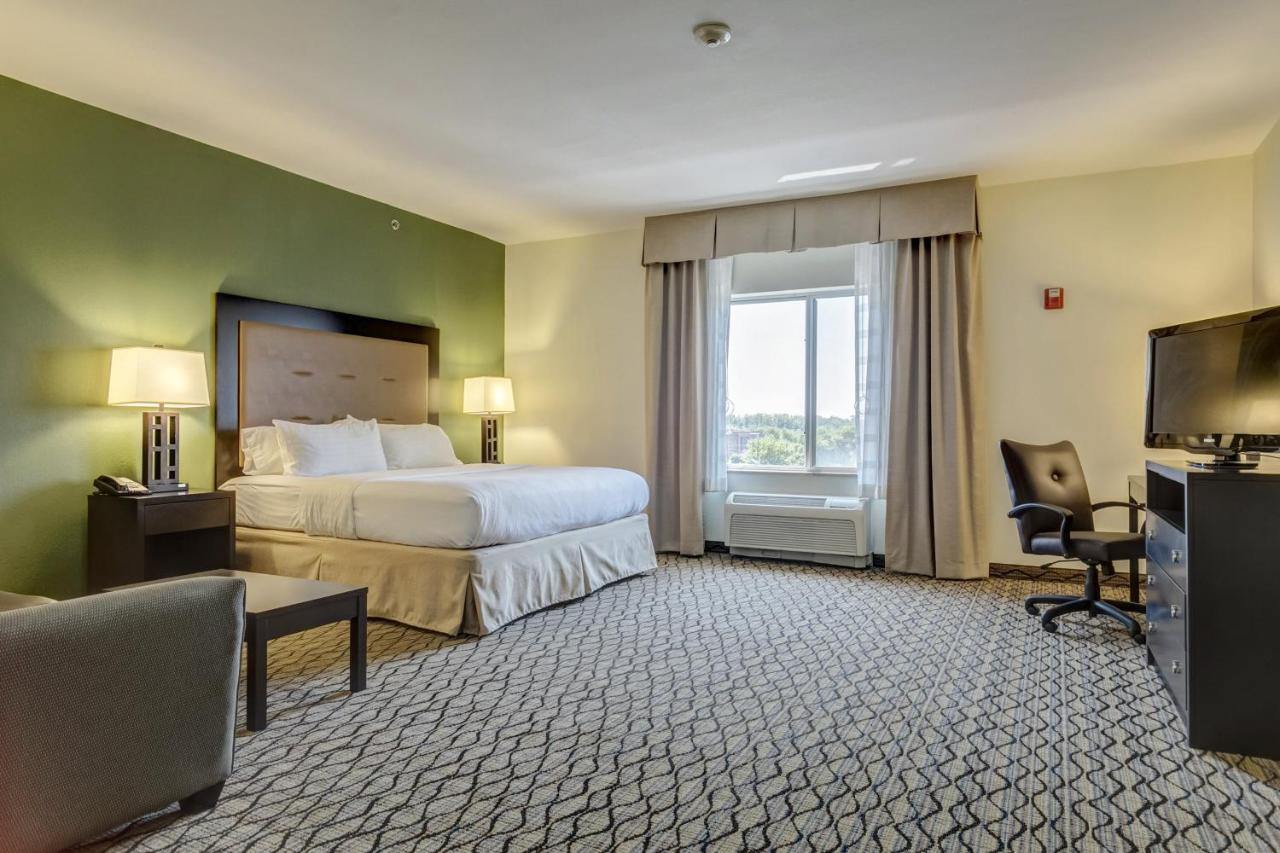 King Room - Mobility Access/Hearing Accessible at Holiday Inn Poplar Bluff, an IHG Hotel