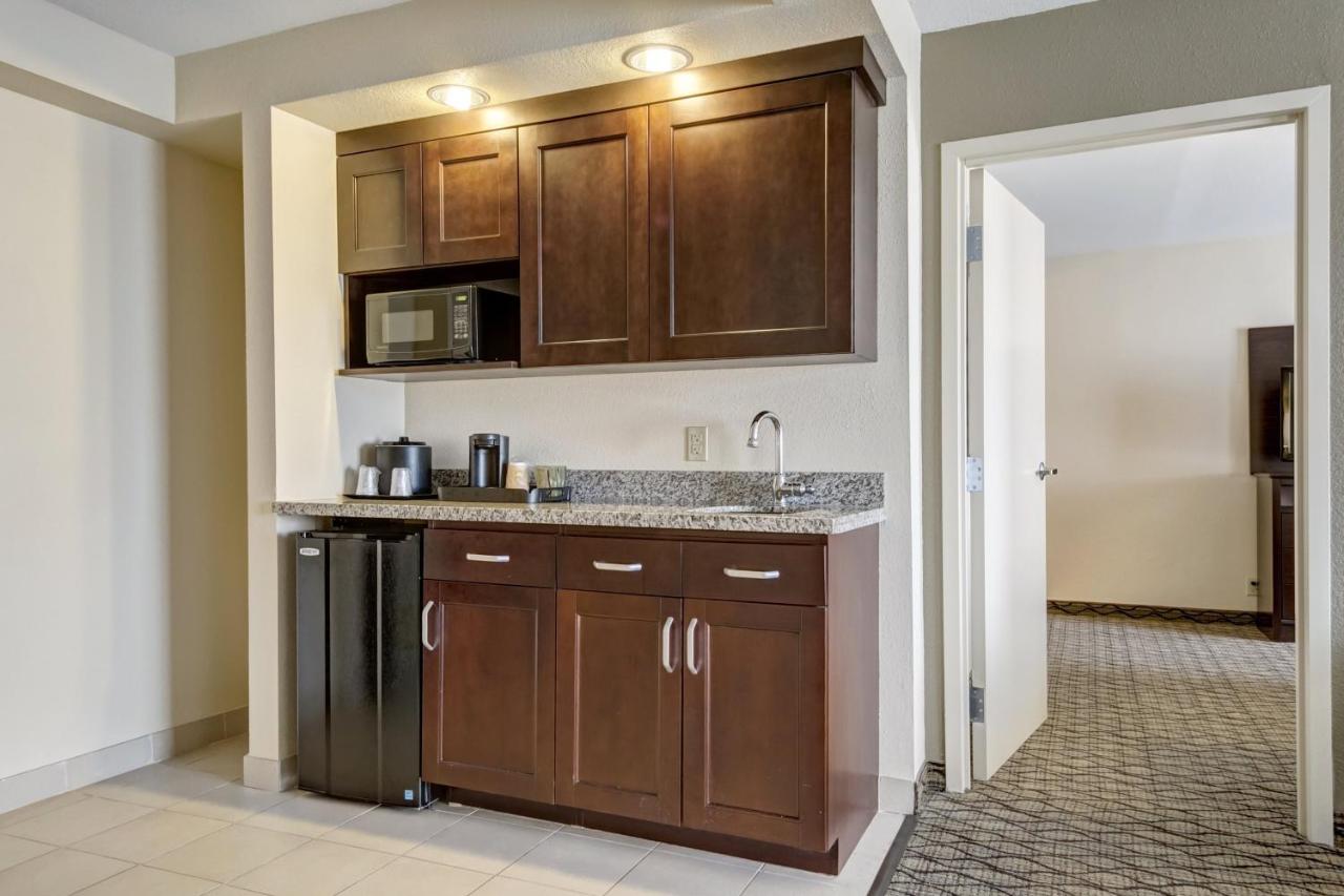 Suite - Mobility Access/Hearing Accessible at Holiday Inn St. Louis Arpt West-Earth City by IHG