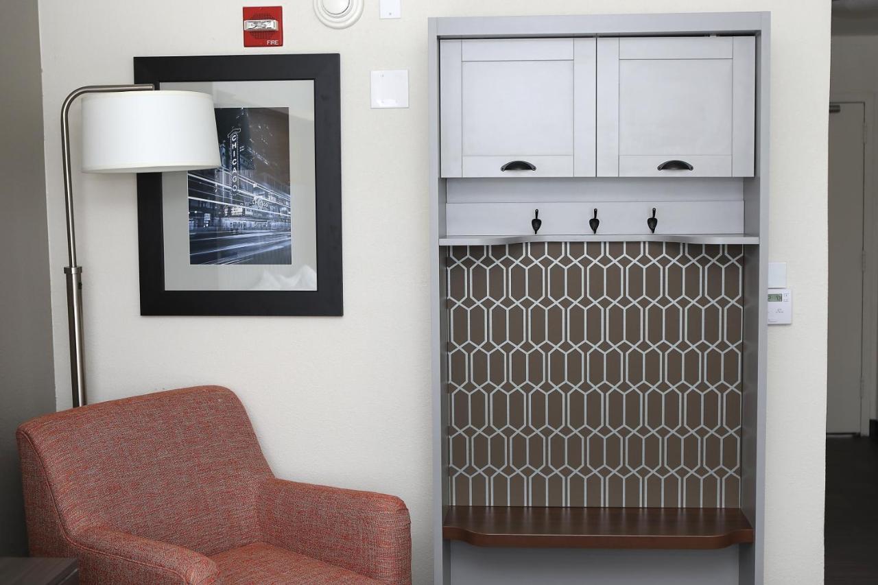 King Room - Disability Access/Non-Smoking at Holiday Inn Chicago O'Hare Area by IHG