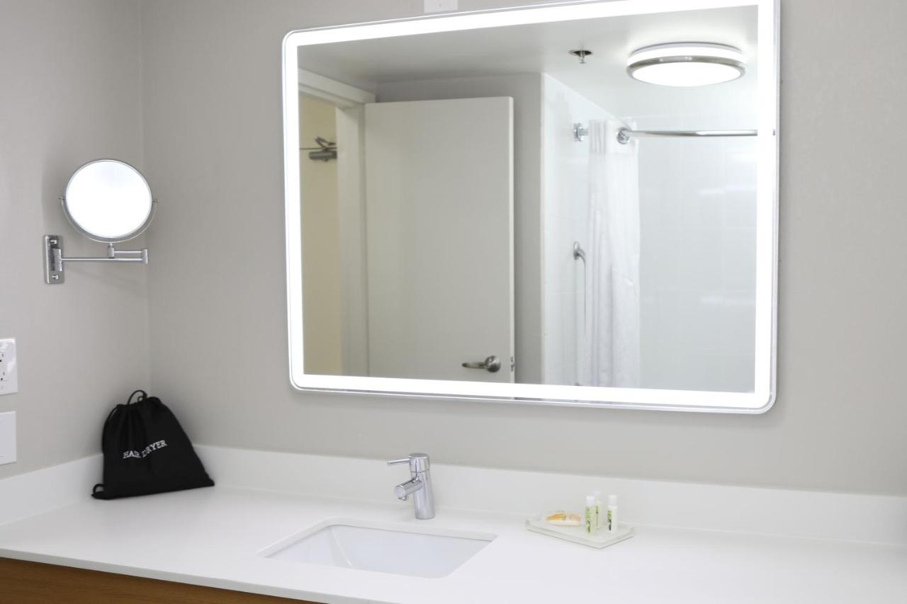 Queen Room with Two Queen Beds - Non-Smoking at Holiday Inn Chicago O'Hare Area by IHG
