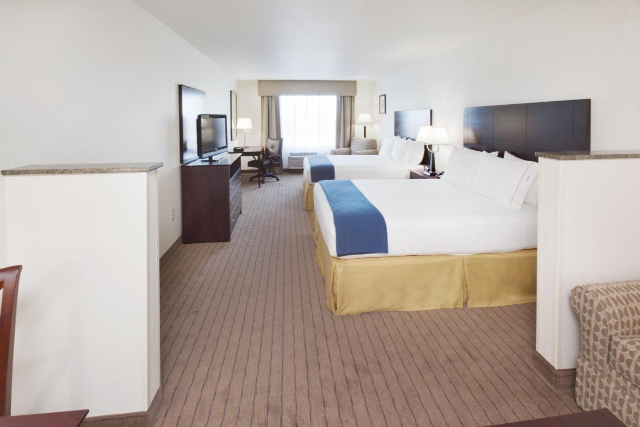 Queen Suite with Two Beds - Non-Smoking at Holiday Inn Express & Suites Omaha I-80 by IHG