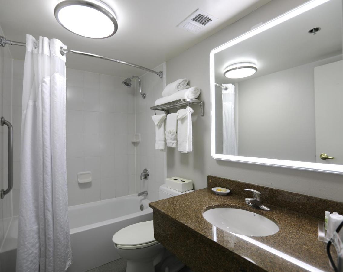 Queen Room - Non-Smoking at Holiday Inn Chicago O'Hare Area by IHG