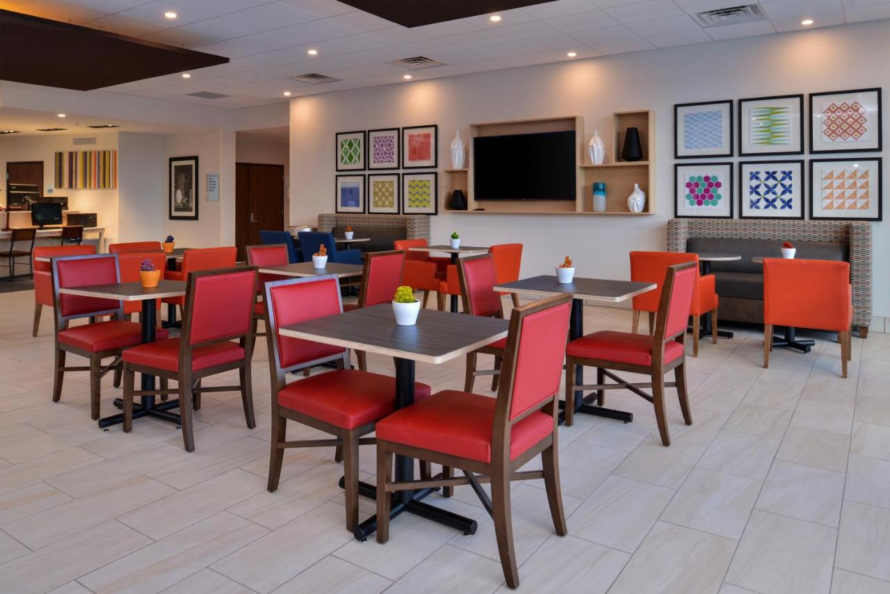  | Holiday Inn Express & Suites Alachua - Gainesville Area