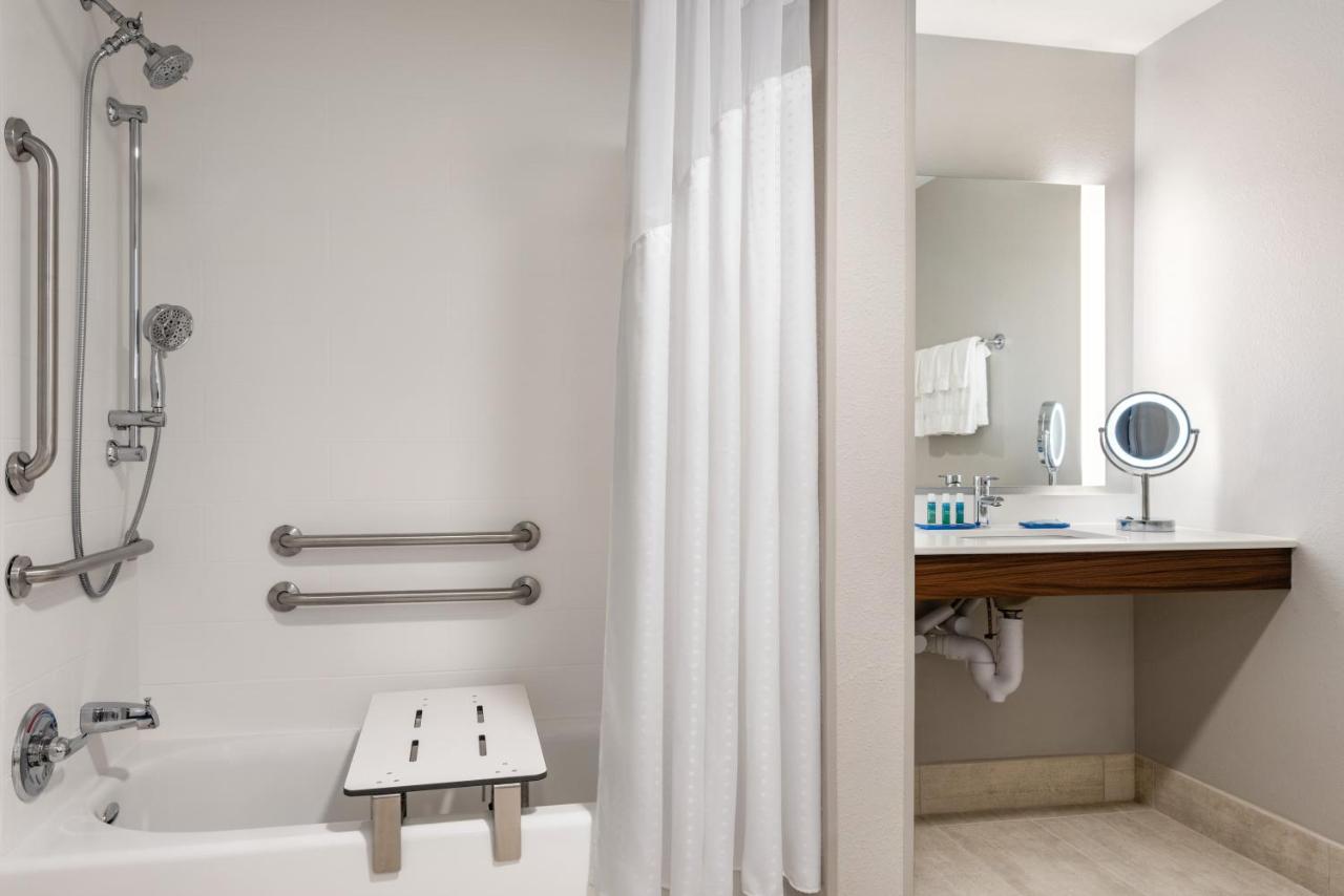 Suite - Hearing Accessible at Holiday Inn Express & Suites West Des Moines - Jordan Creek by IHG