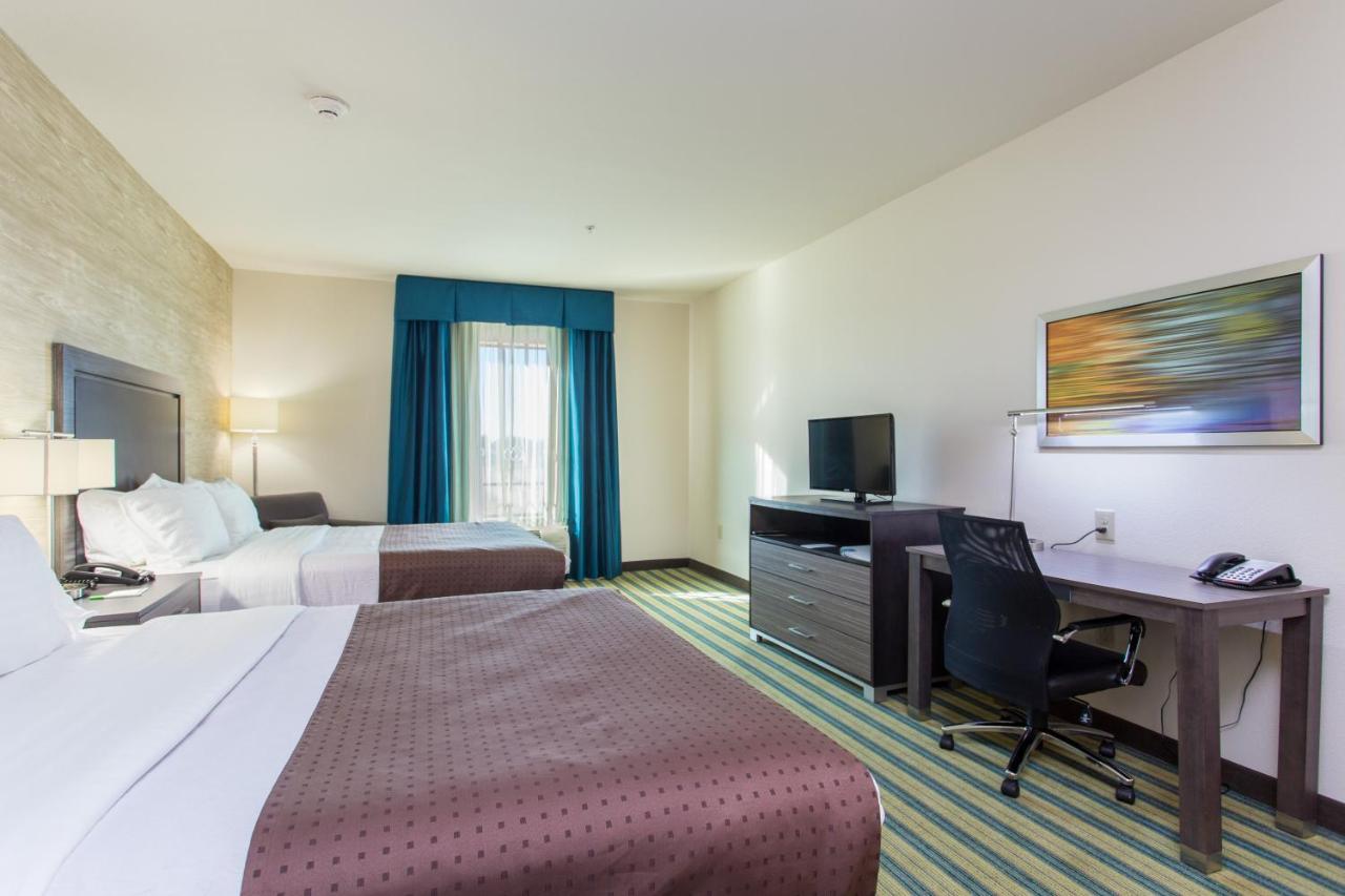 Queen Room with Two Queen Beds - Non-Smoking at Holiday Inn Texarkana Arkansas Conv Ctr, an IHG Hotel
