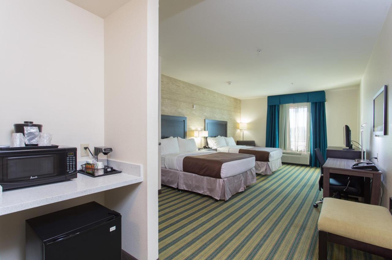Queen Room with Two Queen Beds - Non-Smoking at Holiday Inn Texarkana Arkansas Conv Ctr, an IHG Hotel