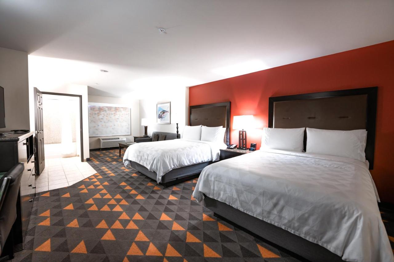 Superior Queen Room with Two Queen Beds at Holiday Inn Oceanside Camp Pendleton Area, an IHG Hotel