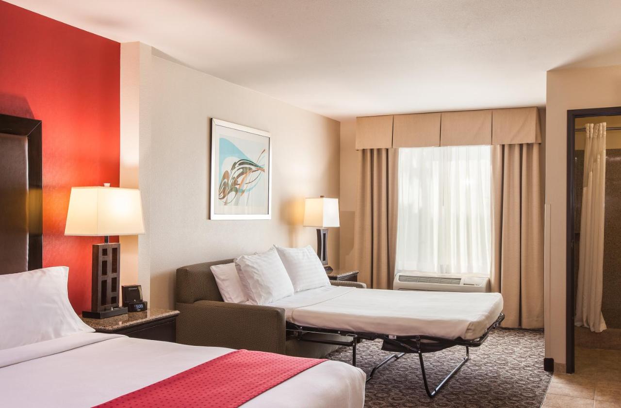 King Suite at Holiday Inn Oceanside Camp Pendleton Area, an IHG Hotel